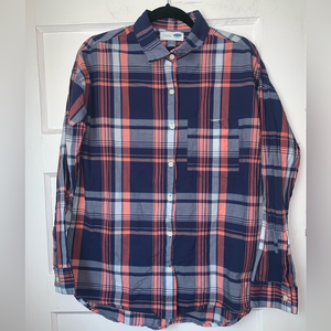 Old navy boyfriend fit button up casual shirt size medium‎
